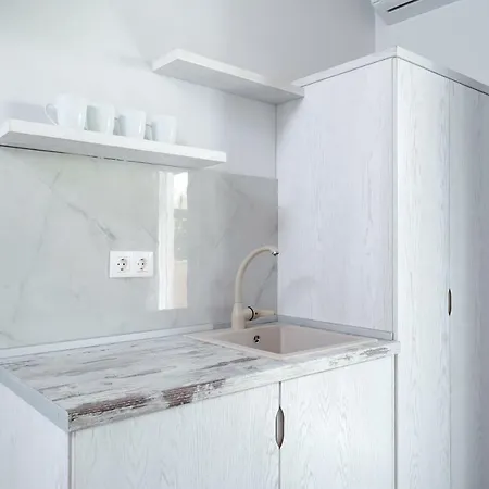 Апартаменты Periklis Принос